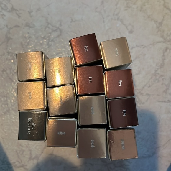 Stila luquid eyeshadow - Picture 2 of 2